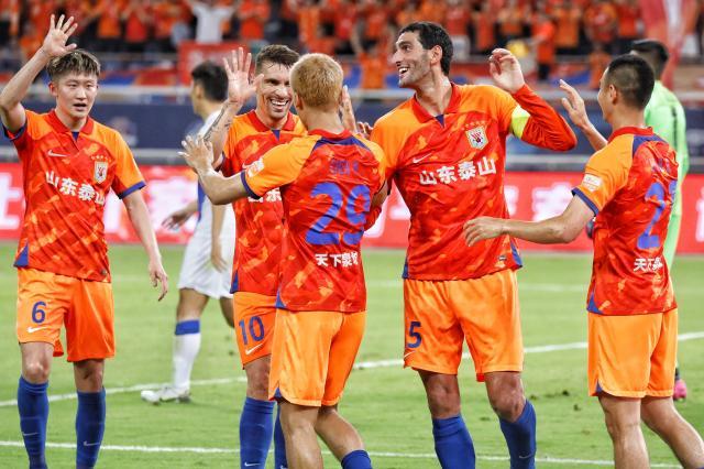 华体会登录-【中超】陈蒲贾德松杂耍破门 泰山3比0申花11场不败