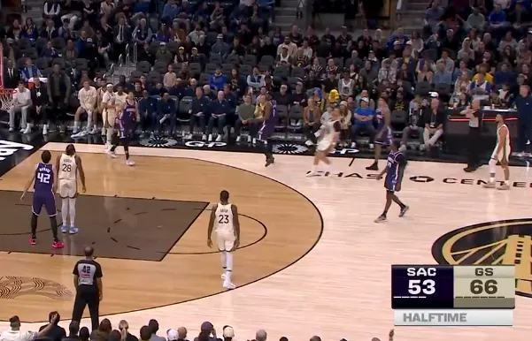 华体会中国平台-半场：勇士以66-53领先国王，库里7投4中砍下14分3篮板